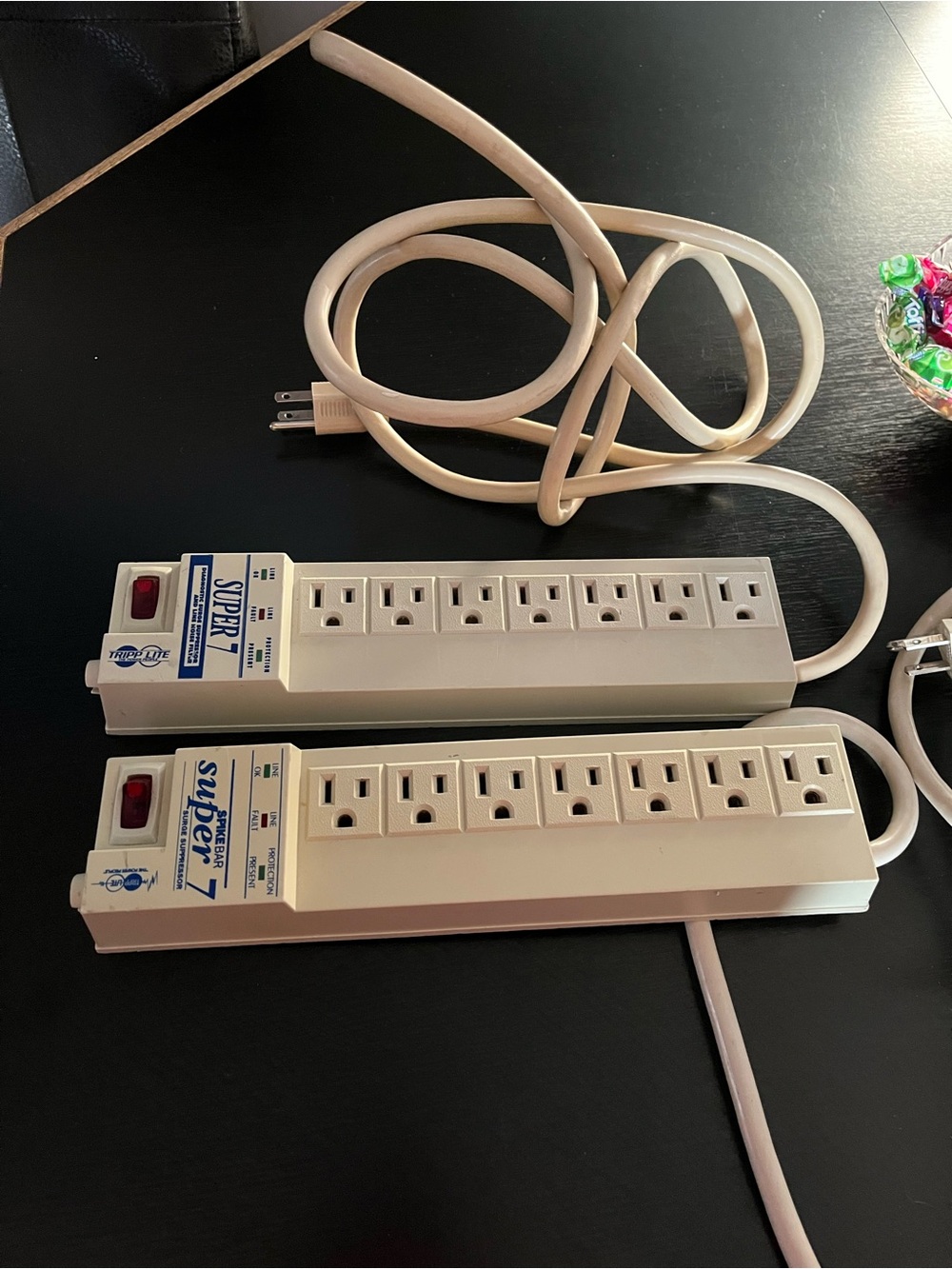 7- Outlet White Surge Protector Power Strip with On/Off Switch